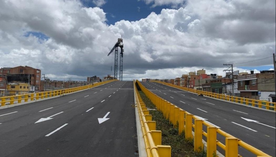 Comienzan a operar cuatro carriles del puente José Celestino Mutis en Bogotá